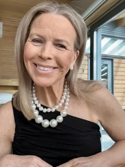 Cora kaulakoru; tuplahelminauha