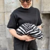 Day Zebra clutch; musta / valkoinen