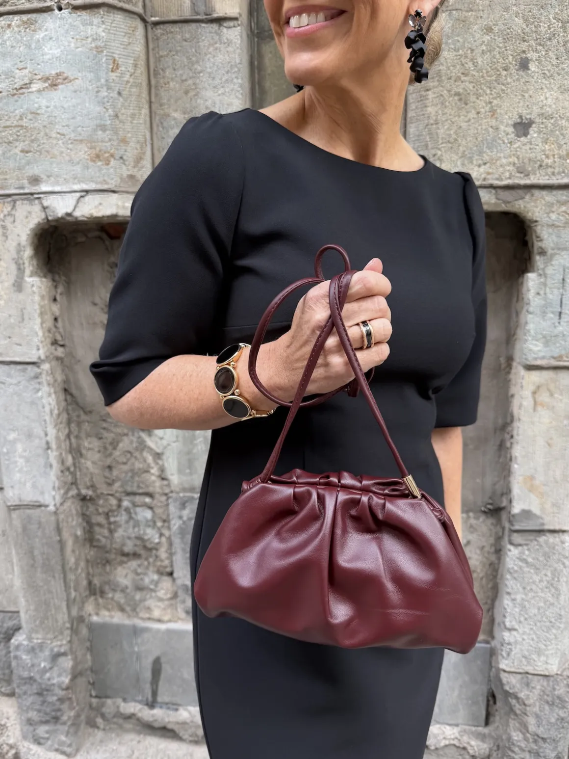 Dumbling clutch; burgundy