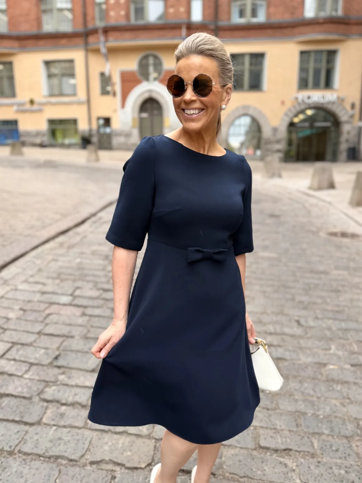 DW Lily mekko rusetilla; tummansininen