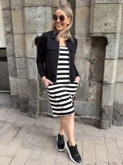 IW Elora hihaton mekko; musta/valkoraita