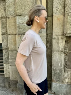 Liliana O-aukkoinen t-paita; savi