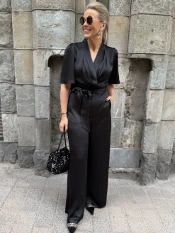 Sendra haalari; musta